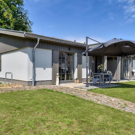 Ferienhaus Frische Brise 33 Feriendorf Klein Stresow Ruegen Apartment Putbus Bagian luar foto